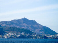 Monte Epomeo (Ischia) da mare Monte Epomeo (Ischia) da mare